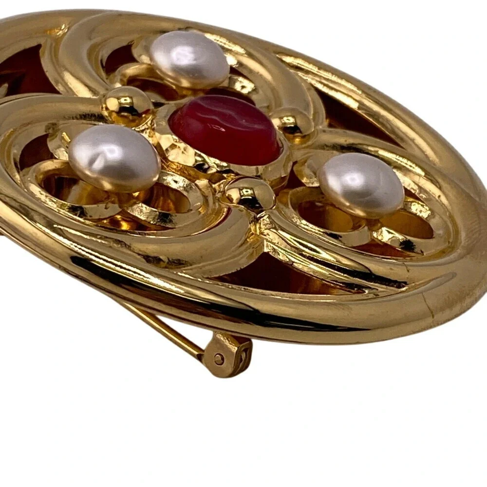 CHANEL Red Brooch - Picture 7 of 13